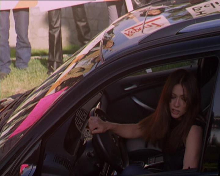 Charmed-Online-dot-322AllHellBreaksLoose1700.jpg Charmed-Online-dot-322AllHellBreaksLoose1700.jpg