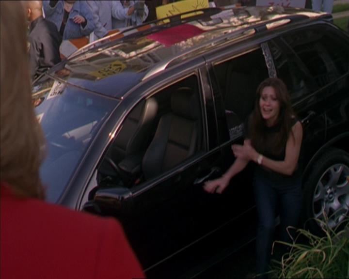 Charmed-Online-dot-322AllHellBreaksLoose1702.jpg Charmed-Online-dot-322AllHellBreaksLoose1702.jpg