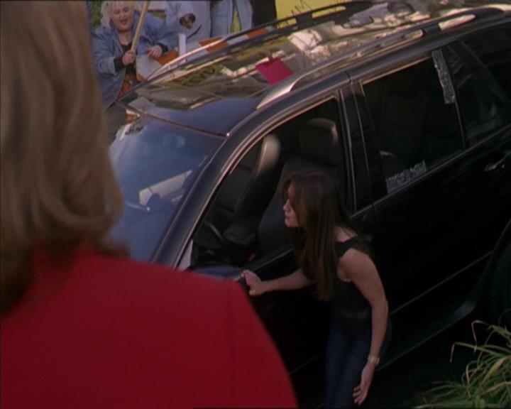 Charmed-Online-dot-322AllHellBreaksLoose1703.jpg Charmed-Online-dot-322AllHellBreaksLoose1703.jpg