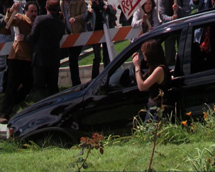 Charmed-Online-dot-322AllHellBreaksLoose1716.jpg Charmed-Online-dot-322AllHellBreaksLoose1716.jpg