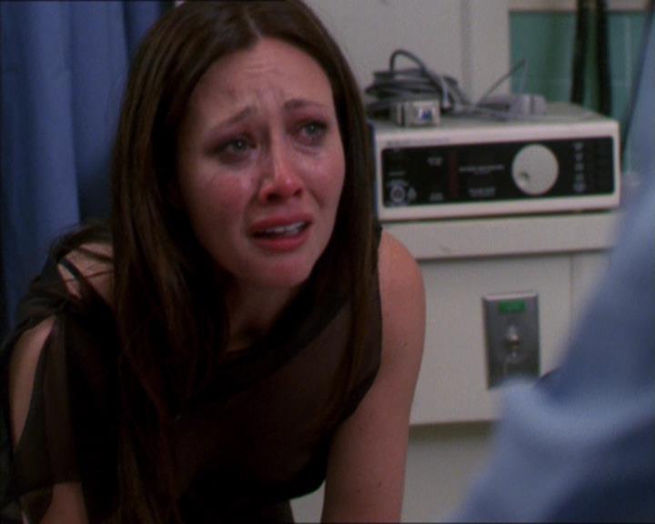 Charmed-Online-dot-322AllHellBreaksLoose1824.jpg Charmed-Online-dot-322AllHellBreaksLoose1824.jpg