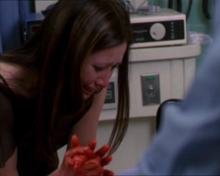 Charmed-Online-dot-322AllHellBreaksLoose1835.jpg Charmed-Online-dot-322AllHellBreaksLoose1835.jpg