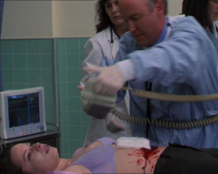 Charmed-Online-dot-322AllHellBreaksLoose1849.jpg Charmed-Online-dot-322AllHellBreaksLoose1849.jpg