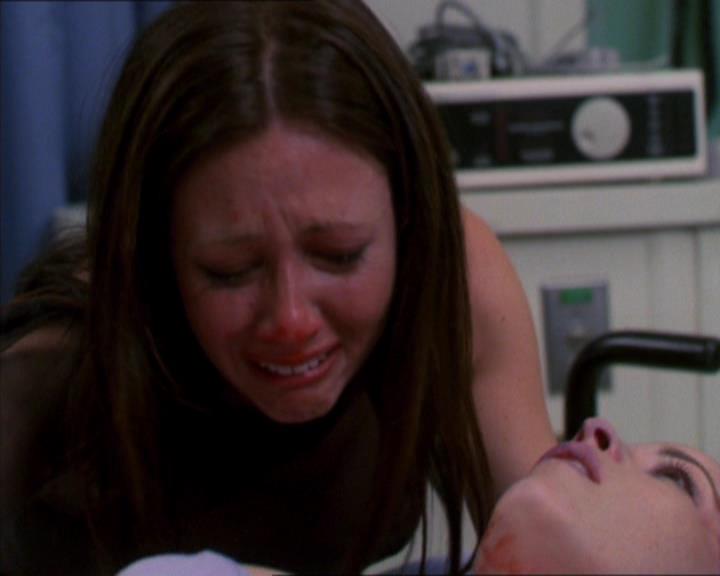 Charmed-Online-dot-322AllHellBreaksLoose1874.jpg Charmed-Online-dot-322AllHellBreaksLoose1874.jpg