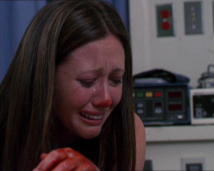 Charmed-Online-dot-322AllHellBreaksLoose1881.jpg Charmed-Online-dot-322AllHellBreaksLoose1881.jpg