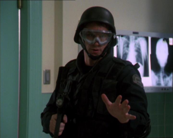 Charmed-Online-dot-322AllHellBreaksLoose2001.jpg Charmed-Online-dot-322AllHellBreaksLoose2001.jpg