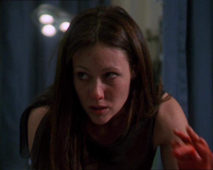 Charmed-Online-dot-322AllHellBreaksLoose2003.jpg Charmed-Online-dot-322AllHellBreaksLoose2003.jpg