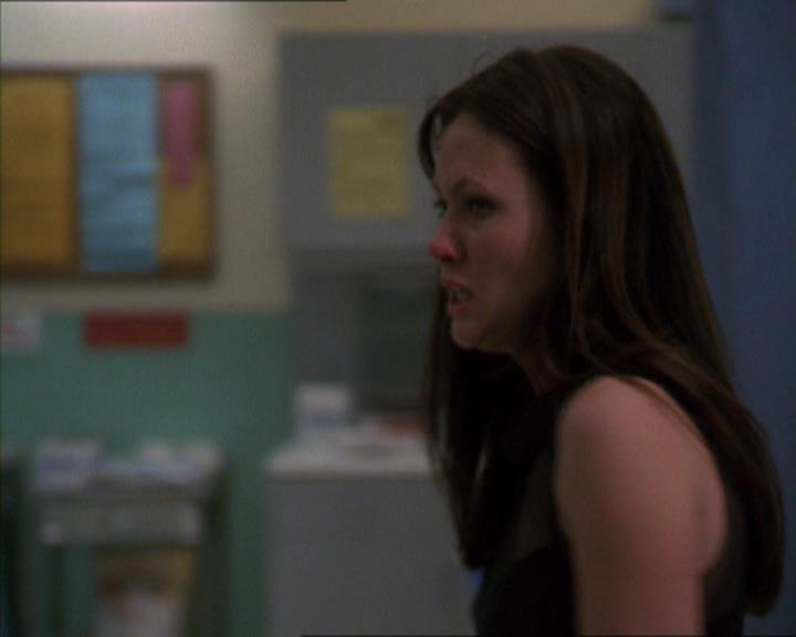 Charmed-Online-dot-322AllHellBreaksLoose2006.jpg Charmed-Online-dot-322AllHellBreaksLoose2006.jpg