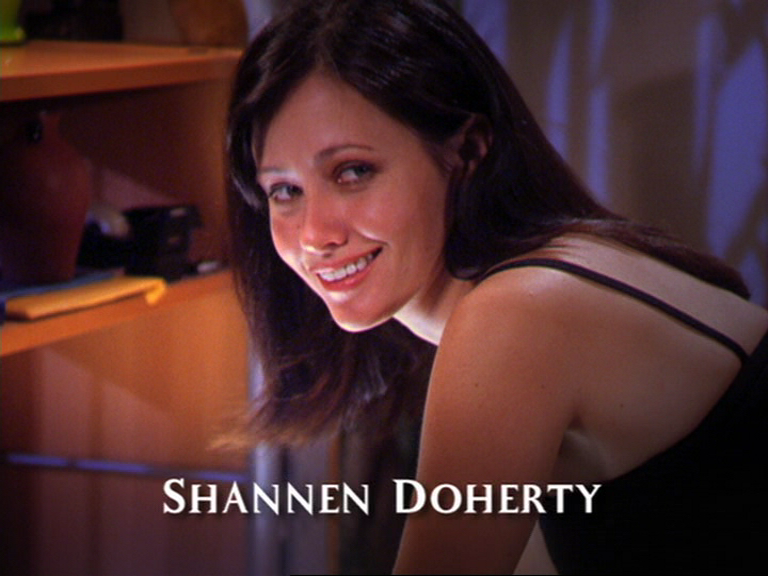 charmed-online_dot_net_OpeningCreditsS3-00018.png