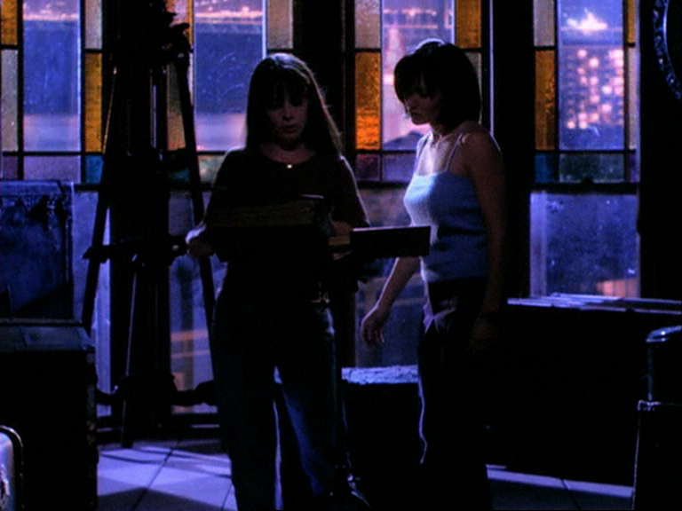 charmed-online_dot_net_OpeningCreditsS3-00019.png