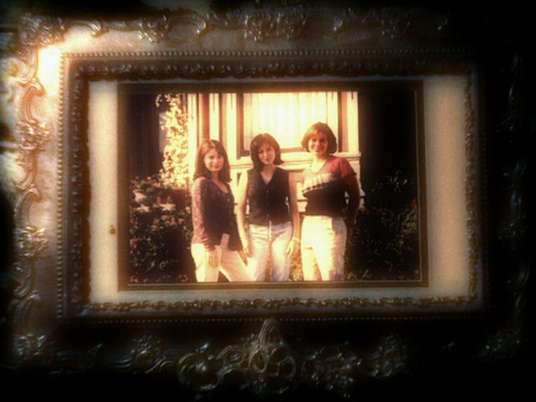 charmed-online_dot_net_OpeningCreditsS3-00051.png