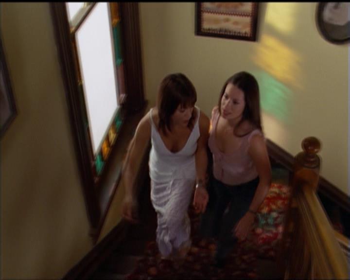 Charmed-Online_dot_net-5x01-2AWitchTail0011.jpg