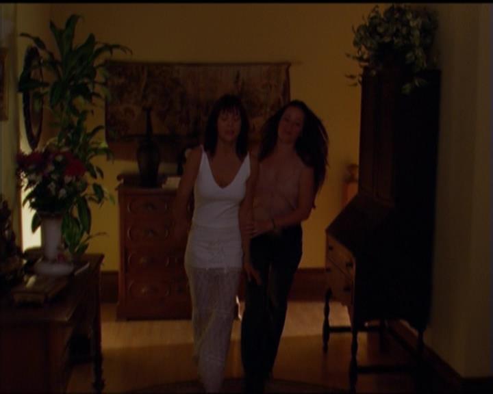 Charmed-Online_dot_net-5x01-2AWitchTail0016.jpg