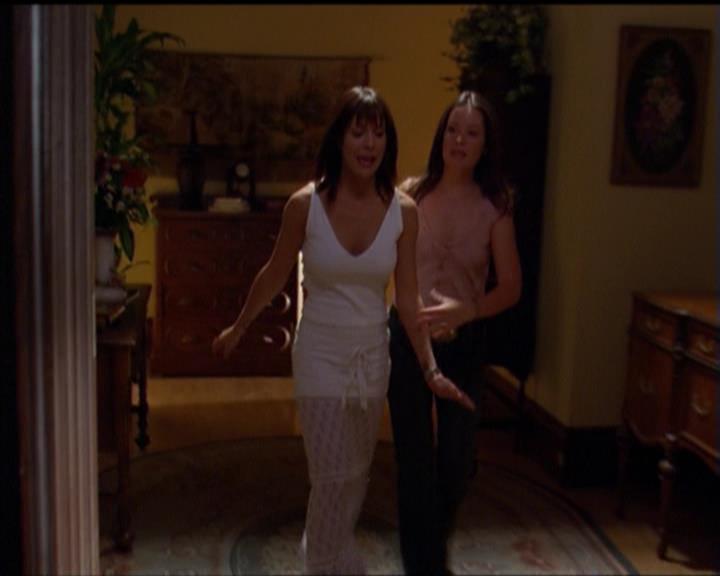 Charmed-Online_dot_net-5x01-2AWitchTail0017.jpg