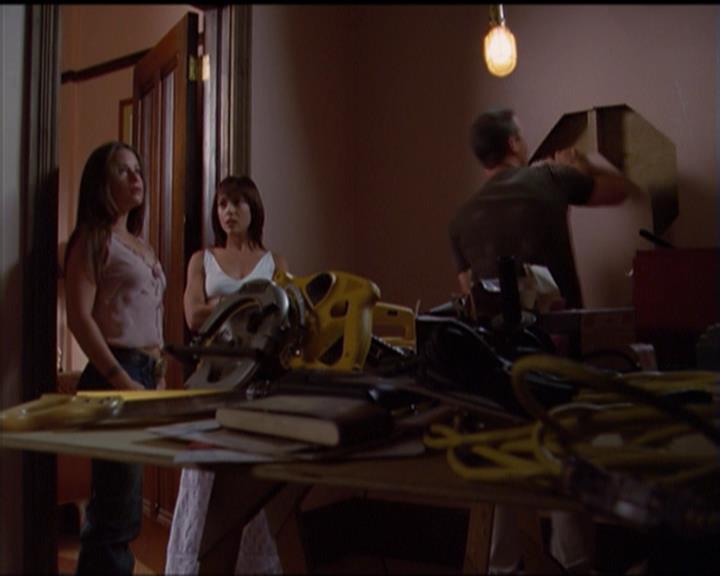 Charmed-Online_dot_net-5x01-2AWitchTail0028.jpg
