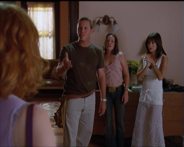 Charmed-Online_dot_net-5x01-2AWitchTail0115.jpg