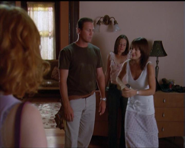 Charmed-Online_dot_net-5x01-2AWitchTail0120.jpg Charmed-Online_dot_net-5x01-2AWitchTail0120.jpg