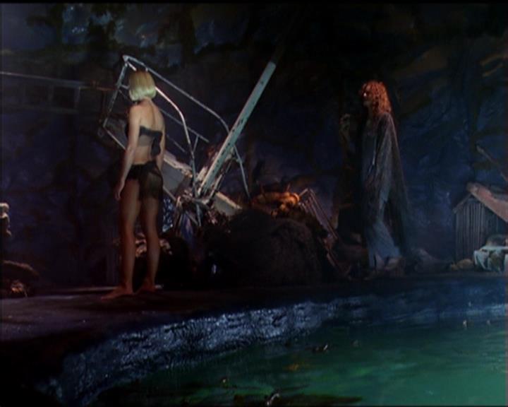 Charmed-Online_dot_net-5x01-2AWitchTail0175.jpg Charmed-Online_dot_net-5x01-2AWitchTail0175.jpg