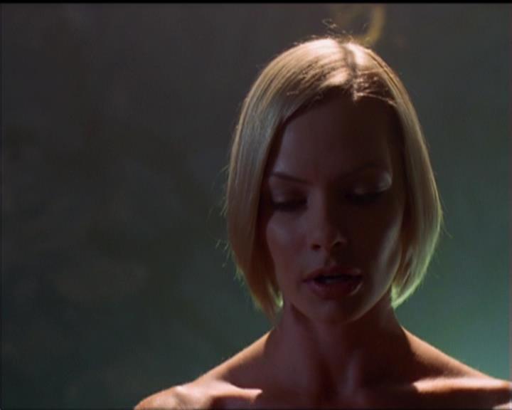 Charmed-Online_dot_net-5x01-2AWitchTail0189.jpg Charmed-Online_dot_net-5x01-2AWitchTail0189.jpg