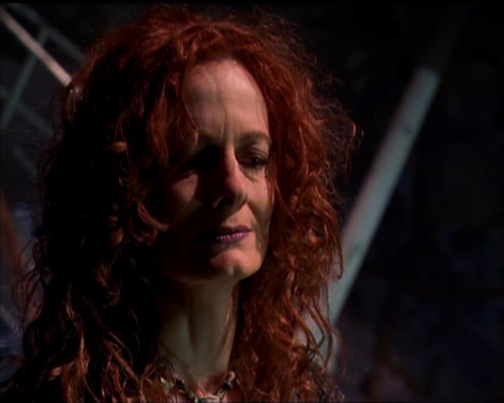 Charmed-Online_dot_net-5x01-2AWitchTail0200.jpg Charmed-Online_dot_net-5x01-2AWitchTail0200.jpg