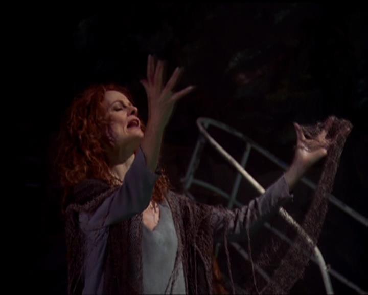 Charmed-Online_dot_net-5x01-2AWitchTail0450.jpg Charmed-Online_dot_net-5x01-2AWitchTail0450.jpg