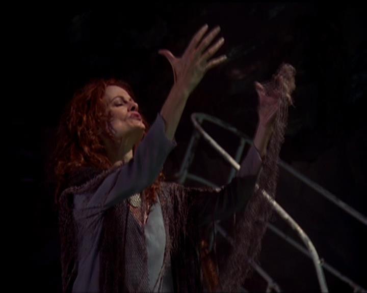 Charmed-Online_dot_net-5x01-2AWitchTail0451.jpg Charmed-Online_dot_net-5x01-2AWitchTail0451.jpg