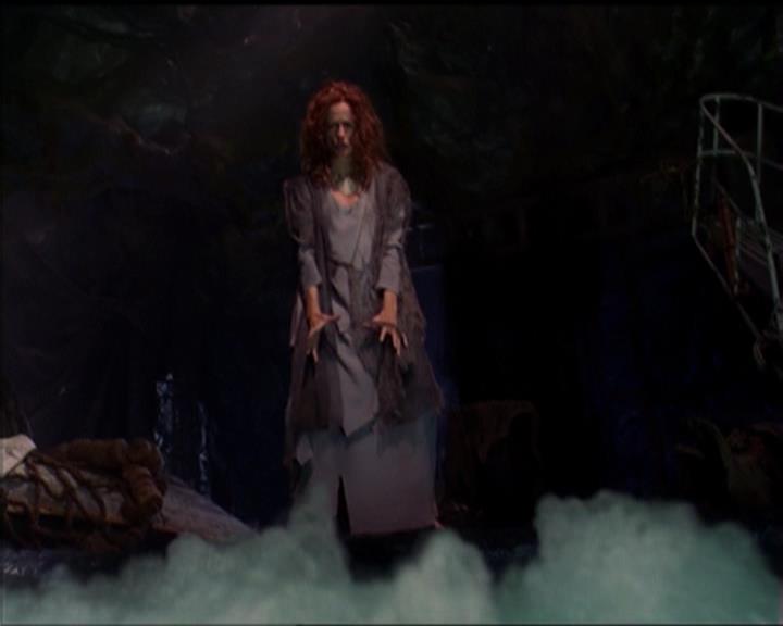 Charmed-Online_dot_net-5x01-2AWitchTail0455.jpg Charmed-Online_dot_net-5x01-2AWitchTail0455.jpg