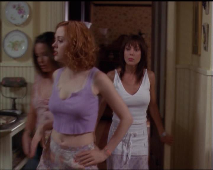 Charmed-Online_dot_net-5x01-2AWitchTail0986.jpg
