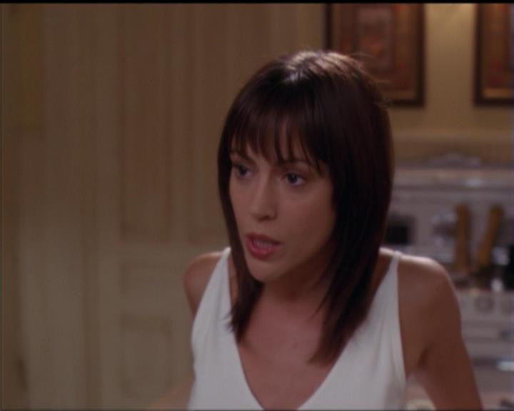 Charmed-Online_dot_net-5x01-2AWitchTail0990.jpg