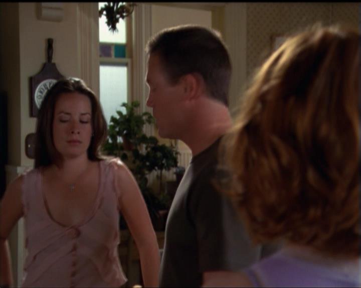 Charmed-Online_dot_net-5x01-2AWitchTail1026.jpg Charmed-Online_dot_net-5x01-2AWitchTail1026.jpg