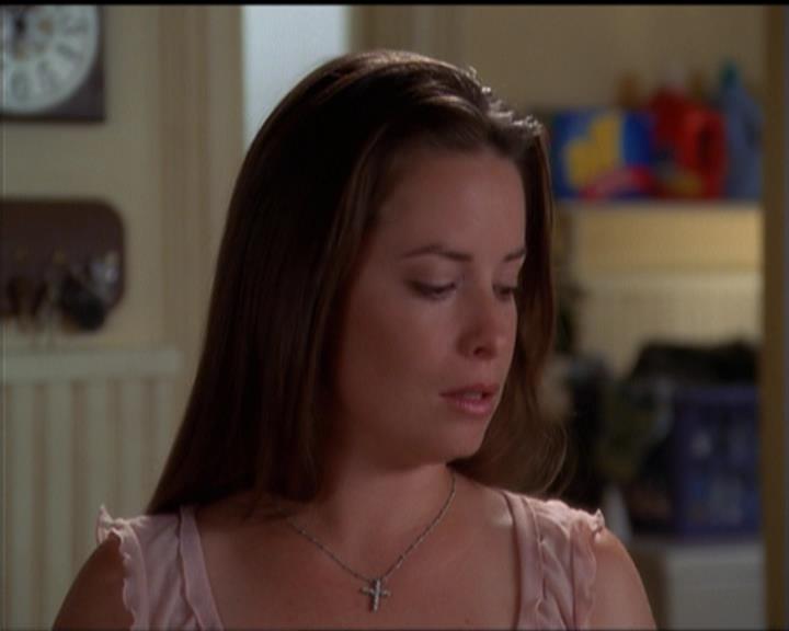 Charmed-Online_dot_net-5x01-2AWitchTail1063.jpg Charmed-Online_dot_net-5x01-2AWitchTail1063.jpg