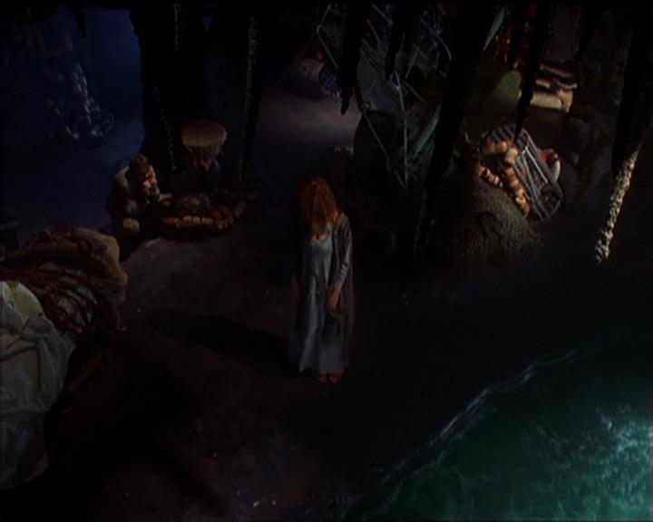 Charmed-Online_dot_net-5x01-2AWitchTail1110.jpg Charmed-Online_dot_net-5x01-2AWitchTail1110.jpg