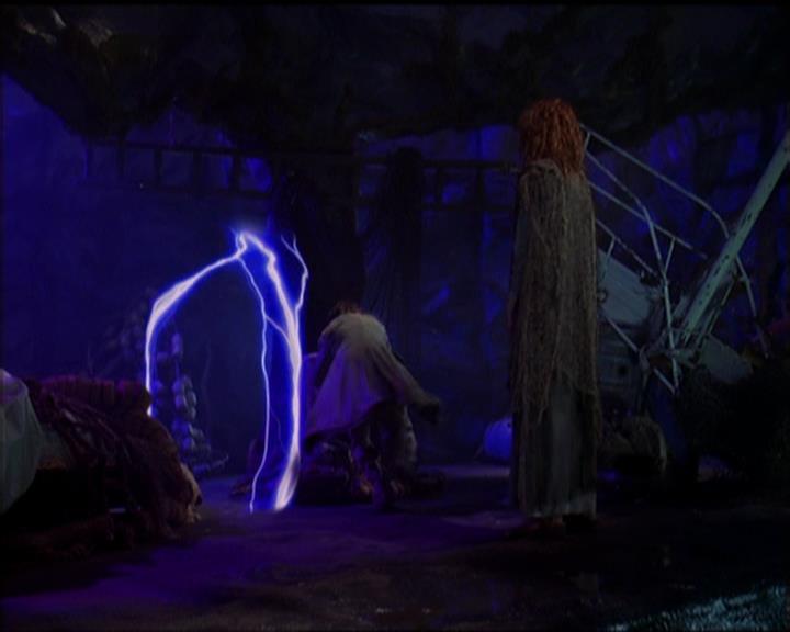 Charmed-Online_dot_net-5x01-2AWitchTail1116.jpg Charmed-Online_dot_net-5x01-2AWitchTail1116.jpg