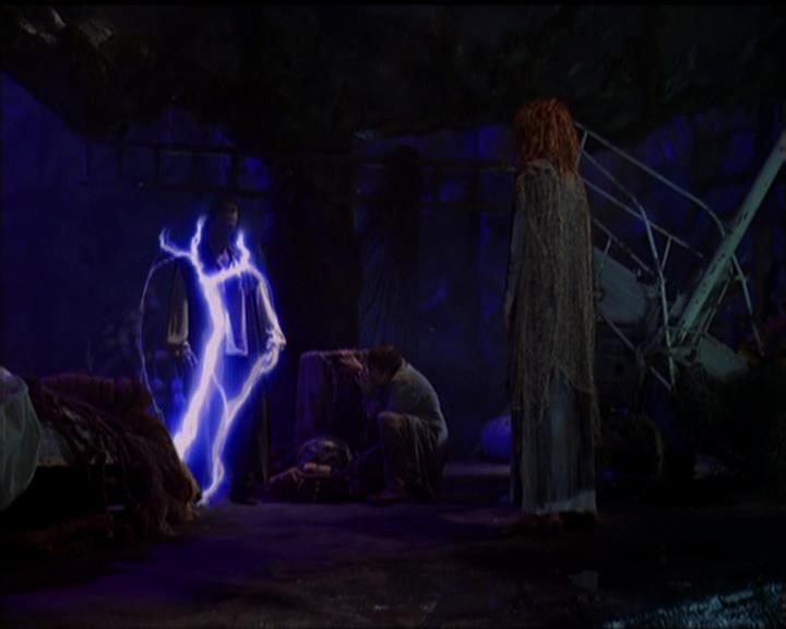 Charmed-Online_dot_net-5x01-2AWitchTail1118.jpg Charmed-Online_dot_net-5x01-2AWitchTail1118.jpg