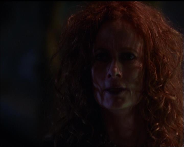 Charmed-Online_dot_net-5x01-2AWitchTail1134.jpg Charmed-Online_dot_net-5x01-2AWitchTail1134.jpg