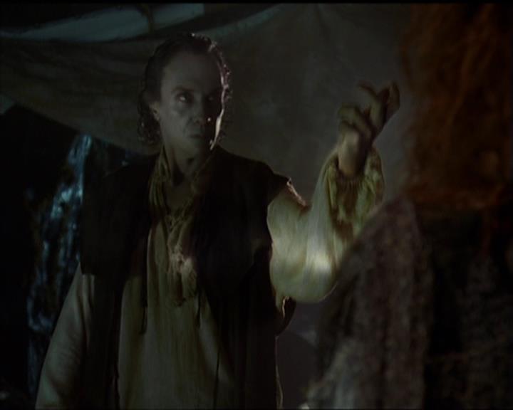 Charmed-Online_dot_net-5x01-2AWitchTail1173.jpg Charmed-Online_dot_net-5x01-2AWitchTail1173.jpg