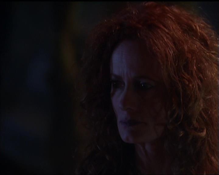 Charmed-Online_dot_net-5x01-2AWitchTail1176.jpg Charmed-Online_dot_net-5x01-2AWitchTail1176.jpg