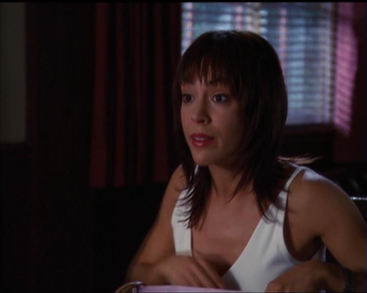 Charmed-Online_dot_net-5x01-2AWitchTail1289.jpg Charmed-Online_dot_net-5x01-2AWitchTail1289.jpg