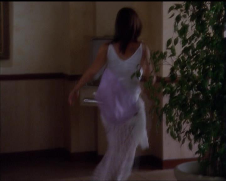 Charmed-Online_dot_net-5x01-2AWitchTail1438.jpg Charmed-Online_dot_net-5x01-2AWitchTail1438.jpg