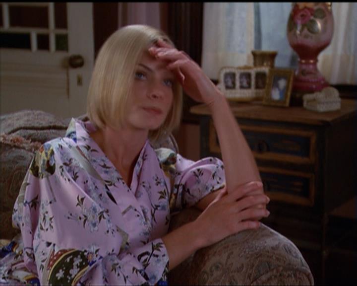 Charmed-Online_dot_net-5x01-2AWitchTail1489.jpg Charmed-Online_dot_net-5x01-2AWitchTail1489.jpg