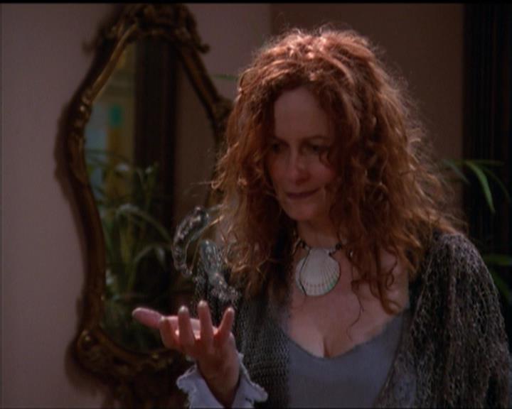 Charmed-Online_dot_net-5x01-2AWitchTail1589.jpg