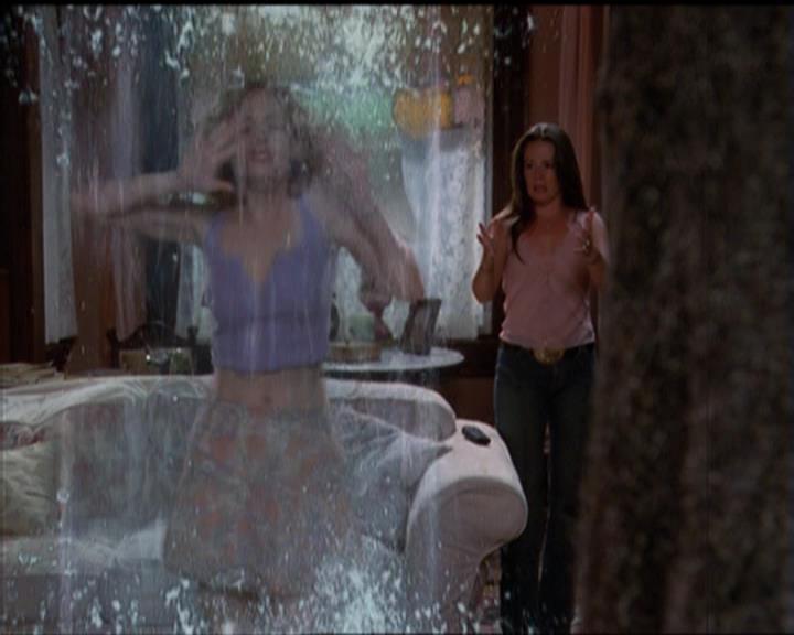 Charmed-Online_dot_net-5x01-2AWitchTail1596.jpg