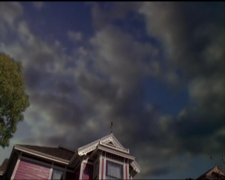 Charmed-Online_dot_net-5x01-2AWitchTail1631.jpg Charmed-Online_dot_net-5x01-2AWitchTail1631.jpg