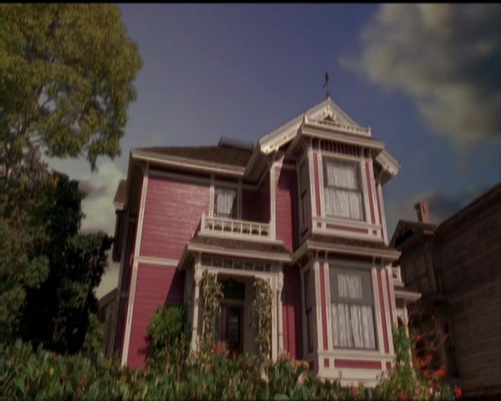 Charmed-Online_dot_net-5x01-2AWitchTail1634.jpg Charmed-Online_dot_net-5x01-2AWitchTail1634.jpg