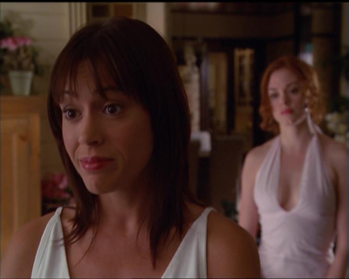Charmed-Online_dot_net-5x01-2AWitchTail1733.jpg Charmed-Online_dot_net-5x01-2AWitchTail1733.jpg
