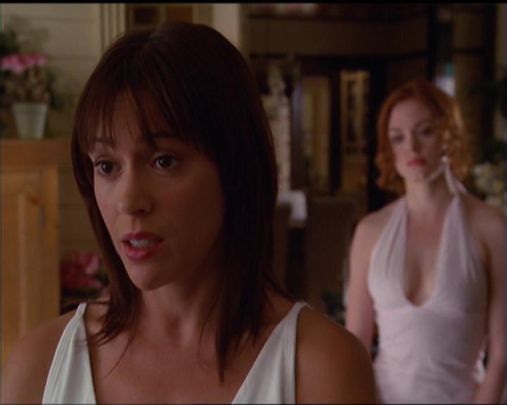 Charmed-Online_dot_net-5x01-2AWitchTail1734.jpg Charmed-Online_dot_net-5x01-2AWitchTail1734.jpg