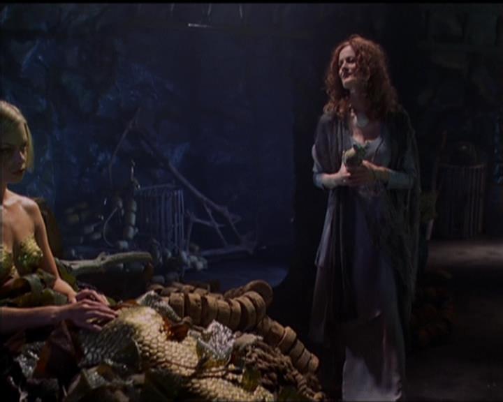 Charmed-Online_dot_net-5x01-2AWitchTail1757.jpg Charmed-Online_dot_net-5x01-2AWitchTail1757.jpg