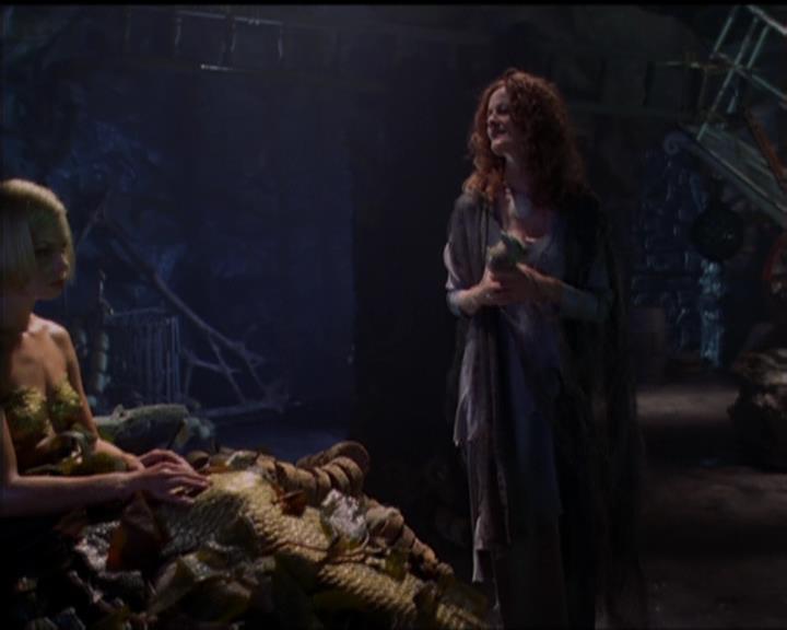 Charmed-Online_dot_net-5x01-2AWitchTail1758.jpg Charmed-Online_dot_net-5x01-2AWitchTail1758.jpg