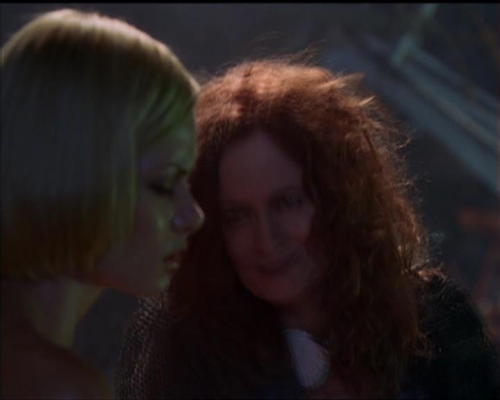 Charmed-Online_dot_net-5x01-2AWitchTail1786.jpg