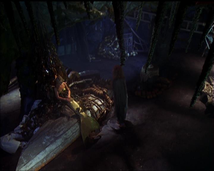 Charmed-Online_dot_net-5x01-2AWitchTail1788.jpg Charmed-Online_dot_net-5x01-2AWitchTail1788.jpg